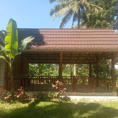 Banana Bungalows テテバトゥ エクステリア 写真