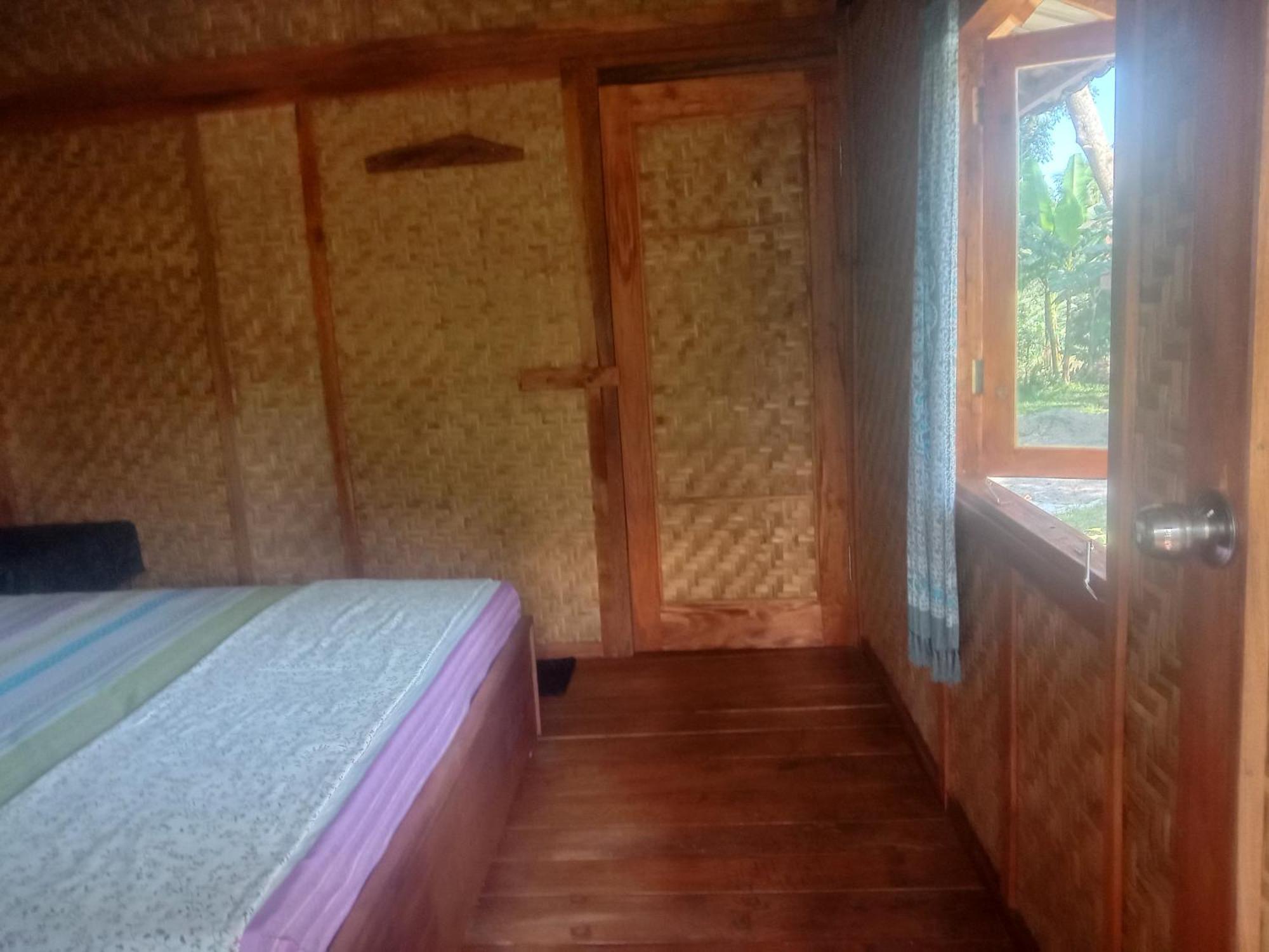 Banana Bungalows テテバトゥ エクステリア 写真